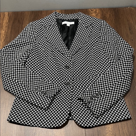 New York & Company Geometric Black and White Blazer - Picture 1 of 9